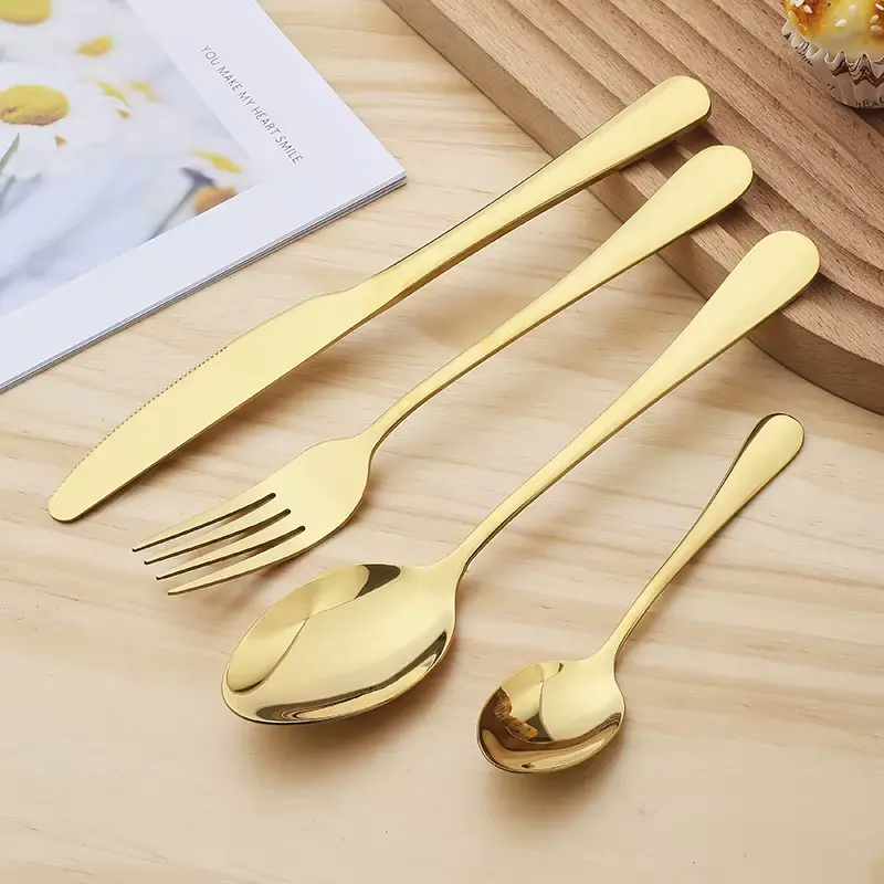Juego de cubiertos 24 piezas dorado con estuche 